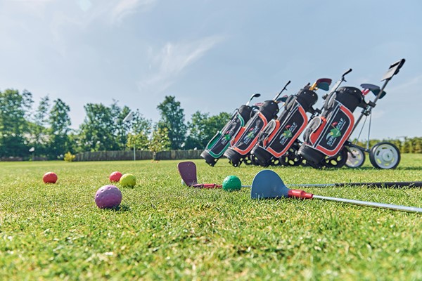 SupaGolf - golf activity for children and adults arrangement with barbecue