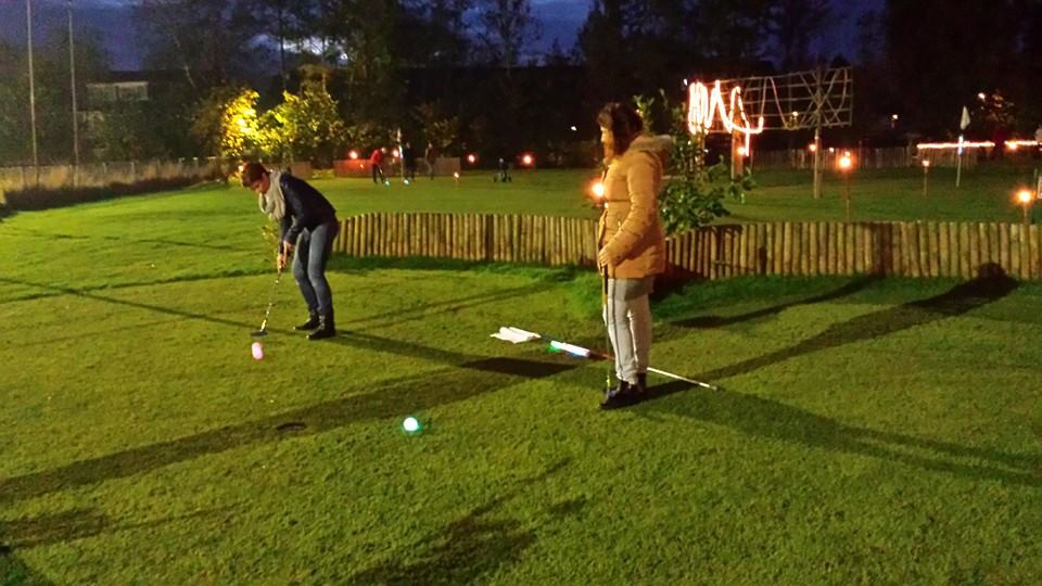 Golf in the dark - a fun company party, staff party or family party